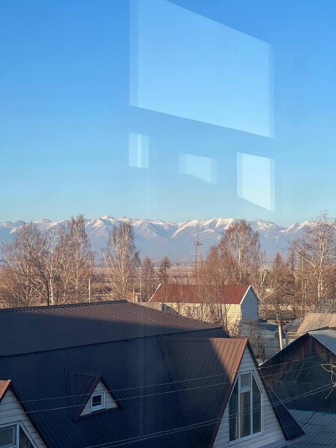 Emir Guest House In Karakol Buitenkant foto